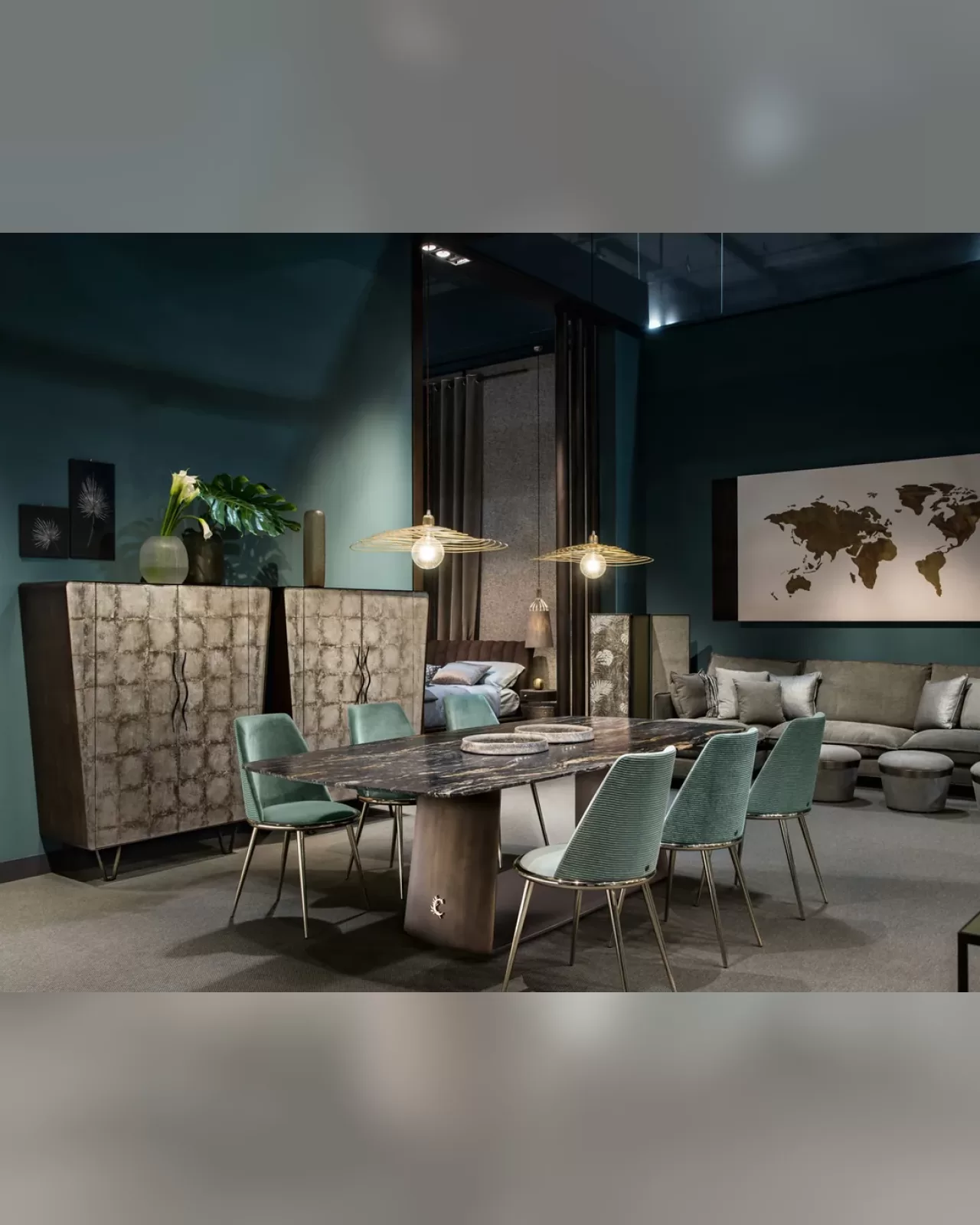 Tavolo da pranzo Teseo di Cantori, piano sagomato fino a 240 cm, arredamento italiano esclusivo per la sala da pranzo