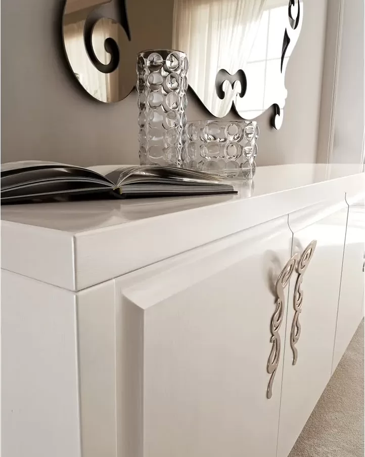 Credenza George di Cantori in due versioni, mobili da soggiorno