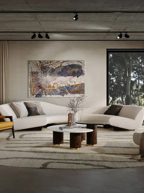 Divano curvo Formitalia avorio con poltrone ocra, idea di soggiorno della collezione Luxury Home