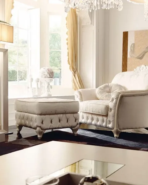 Avenanti Classic Armchair, Italian furniture for a luxury living room