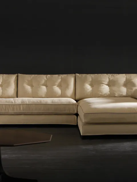 Divano componibile Opera Contemporaneo in pelle crema con chaise longue, idee per un soggiorno contemporaneo in villa