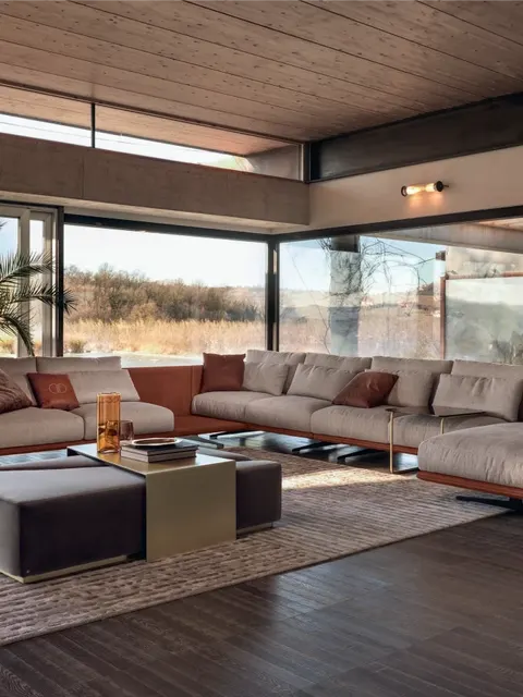 Divani della collezione Signorini Coco Daytona per un soggiorno italiano contemporaneo in appartamento