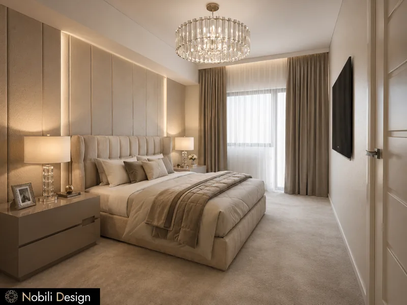 Chambre deluxe d'hôtel avec tête de lit capitonnée à côtes, panneaux muraux rembourrés éclairés et lustre en cristal