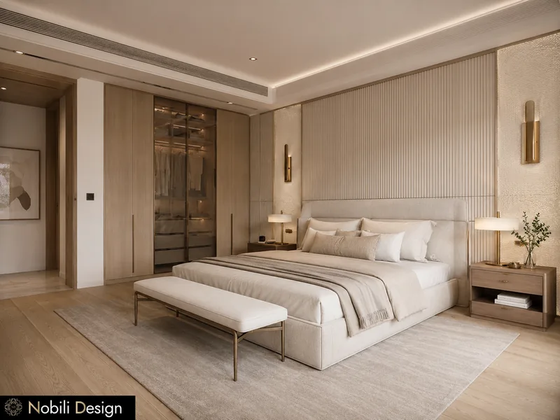Chambre d'hôtel avec lit en lin, banc, tables de chevet en chêne et armoire vitrée près de l'entrée