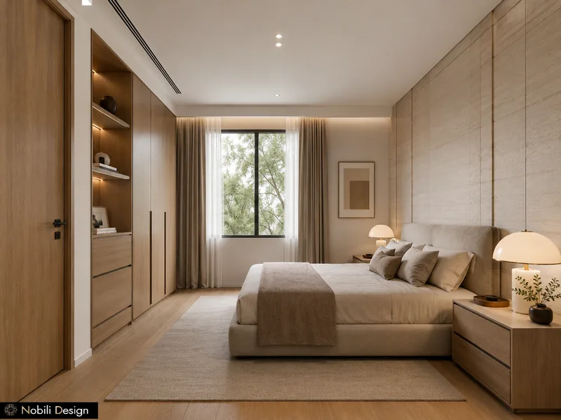 Chambre d'hôtel compacte avec mur effet travertin, lit rembourré, armoire en chêne aux étagères ouvertes et lampe dôme