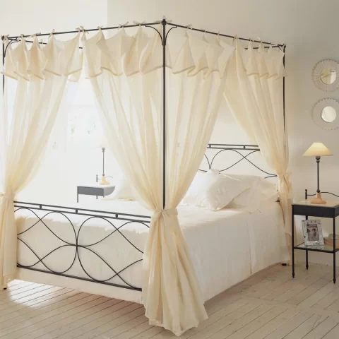 Raphael Bed