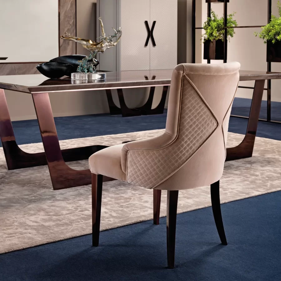 Chaise Nebula de repas d’Epoque — mise en situation