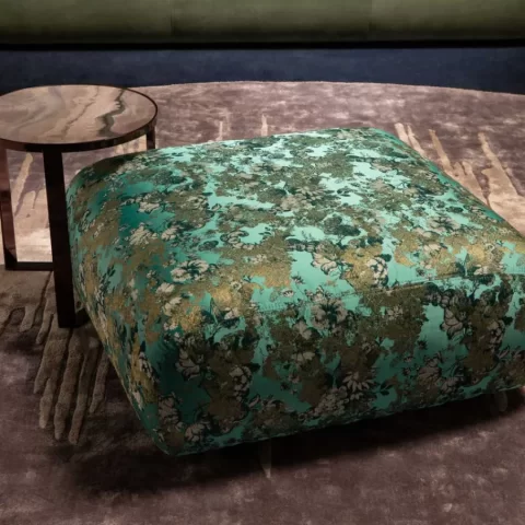 Rutenio Pouf