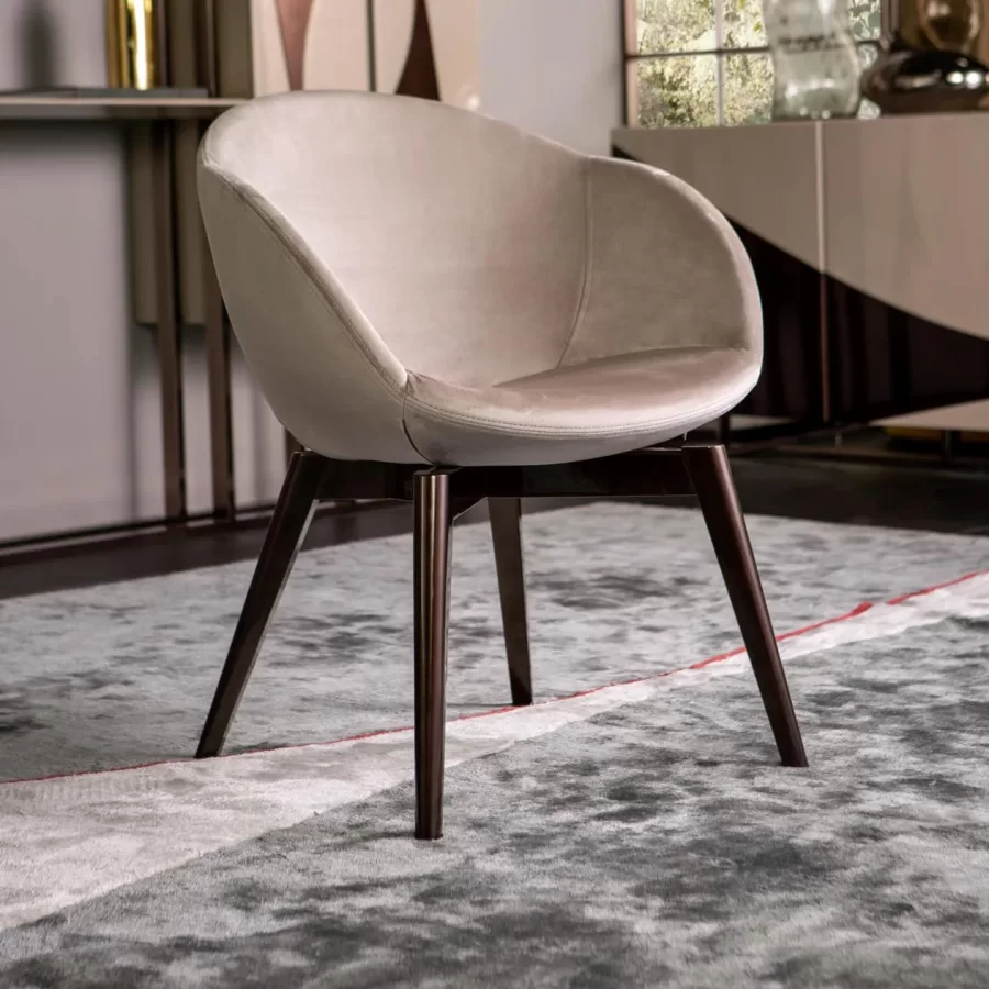 Chaise Snake de repas d’Epoque — mise en situation