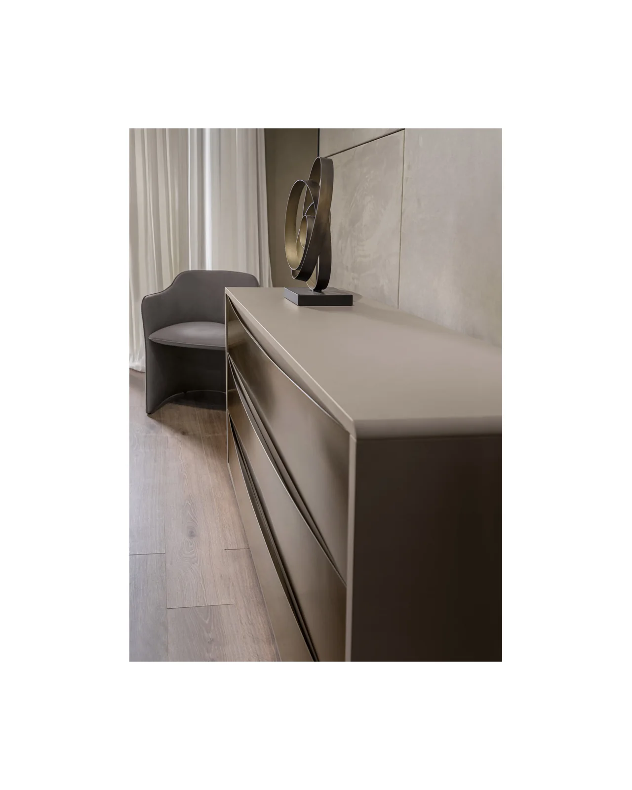 Concetto chest of drawers by Cantori, in an interior setting, photo 6 of 8