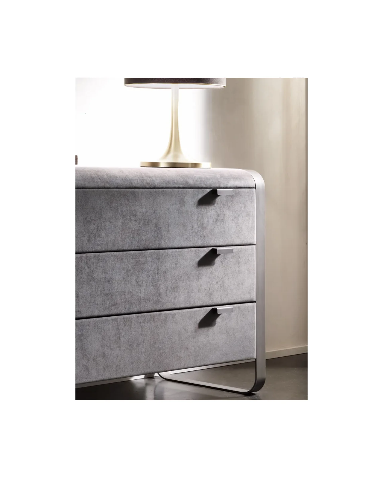 Elvis chest of drawers by Cantori, in an interior setting, photo 4 of 5