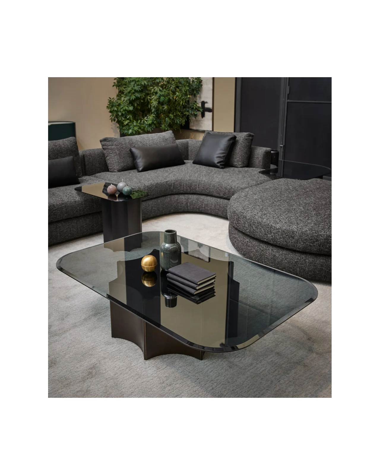 Florio coffee table by Cantori, in an interior setting, photo 6 of 7