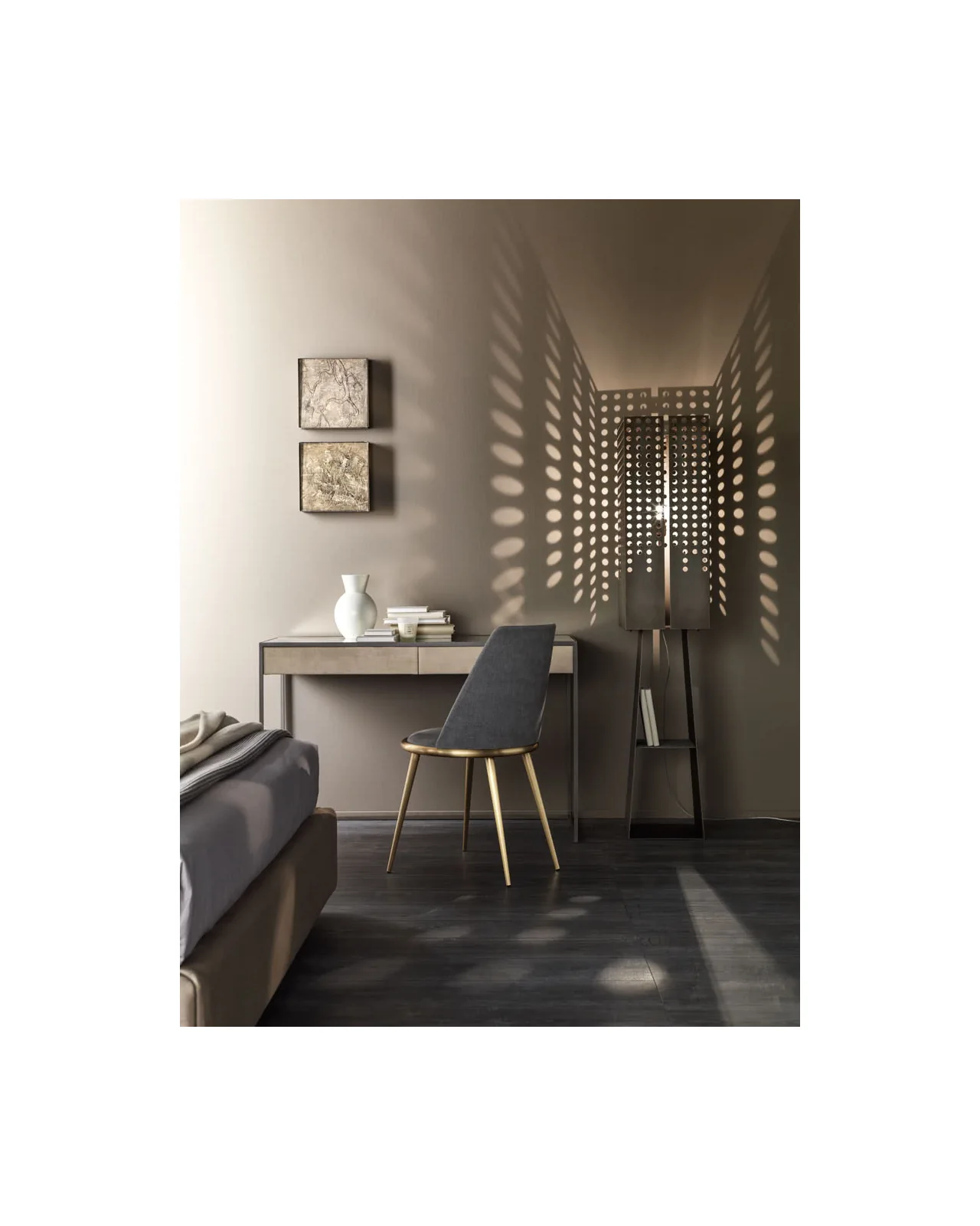 Narciso desk by Cantori, in an interior setting, photo 2 of 4