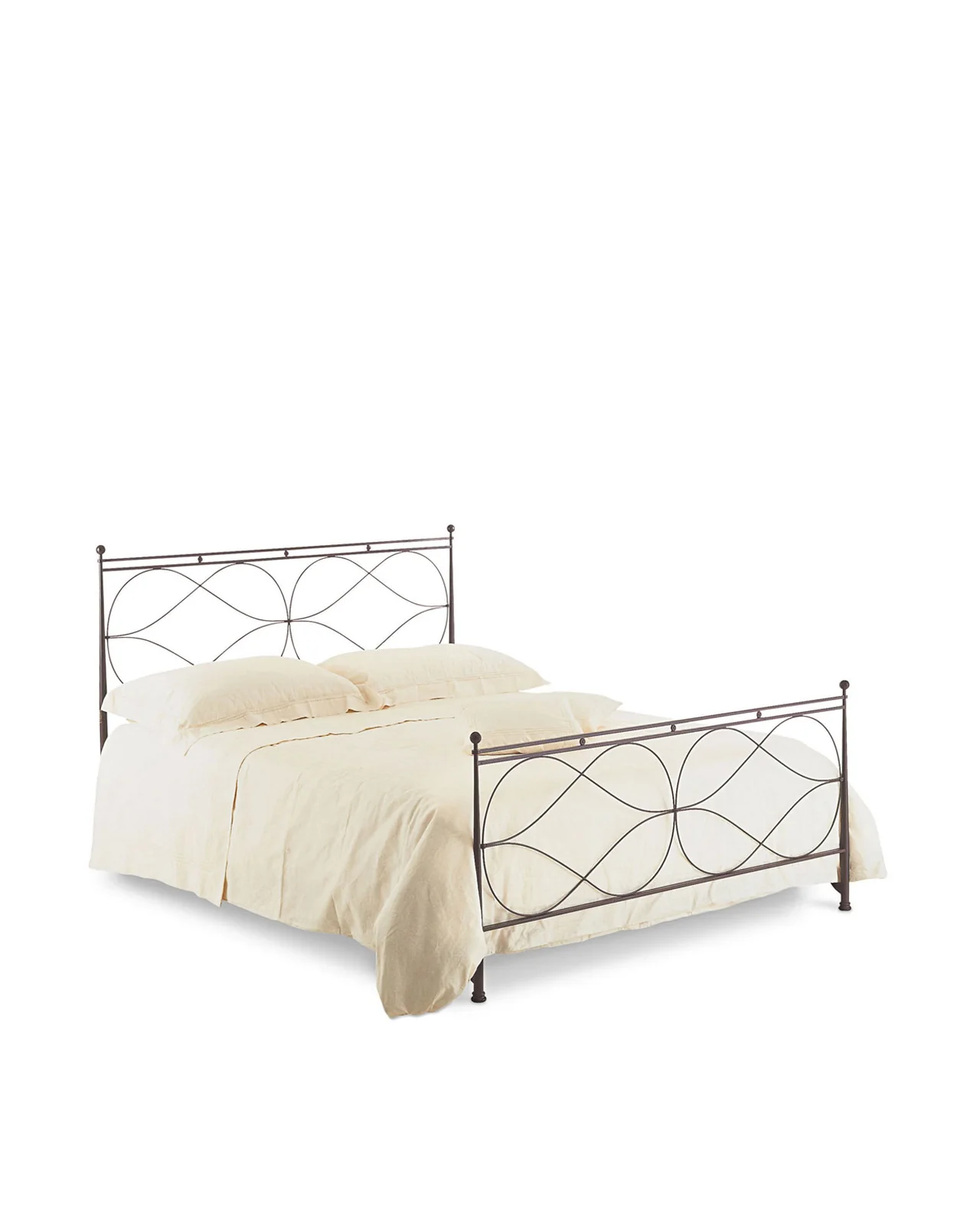 Raphael bed by Cantori, studio view, photo 1 of 5, Nobili Design catalog
