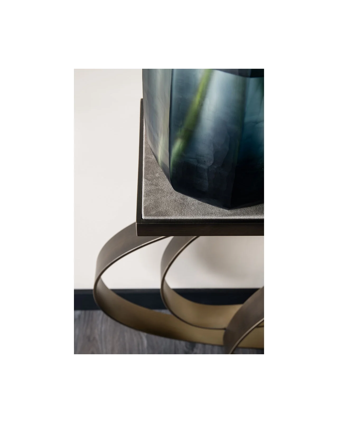 Rodin console table by Cantori, in an interior setting, photo 3 of 5