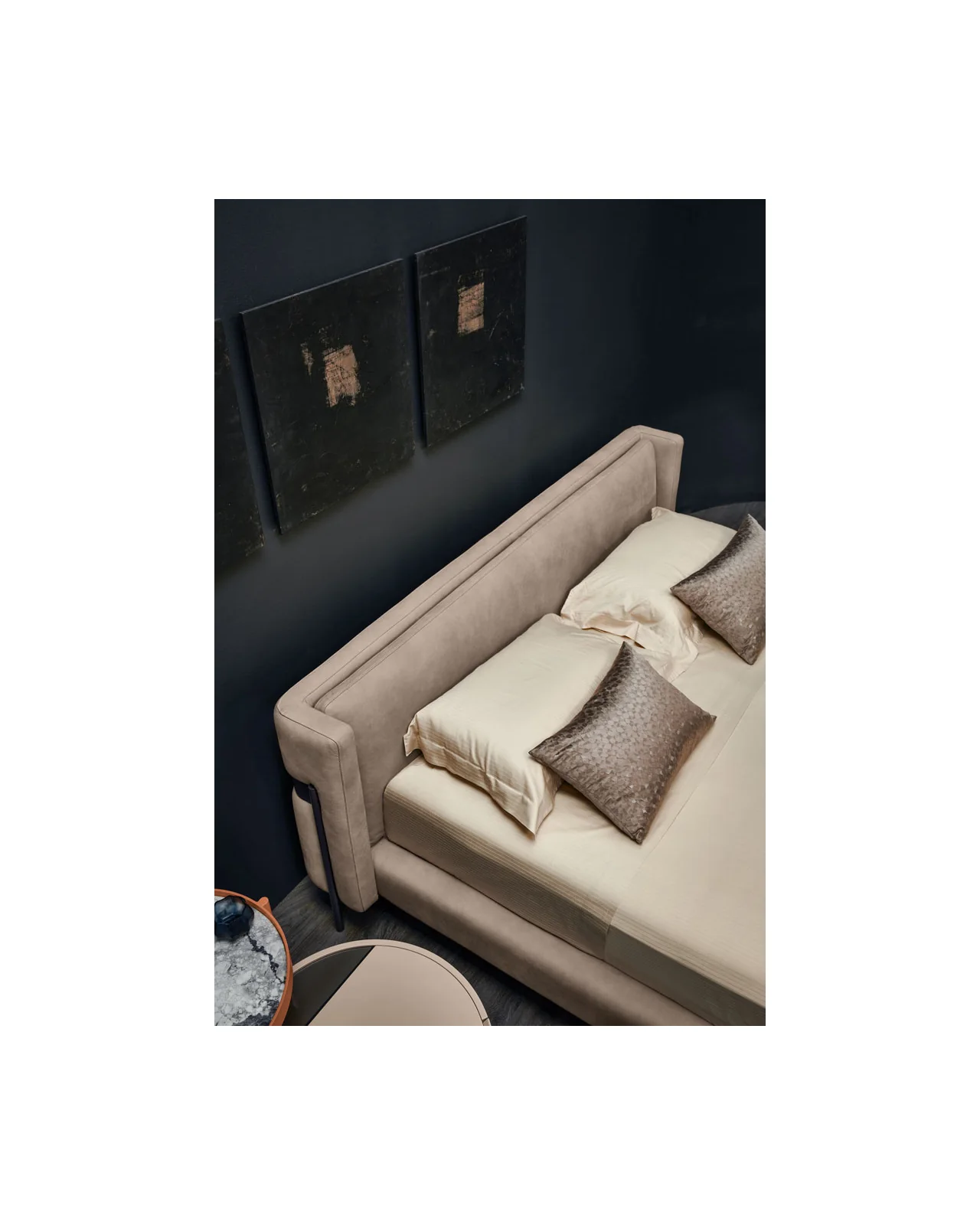 Valley bed by Cantori, in an interior setting, photo 4 of 8, Nobili Design catalog