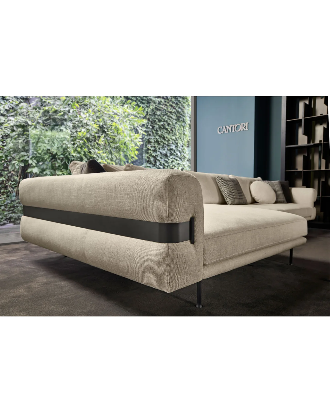 Valley modular sofa by Cantori, in an interior setting, photo 2 of 10