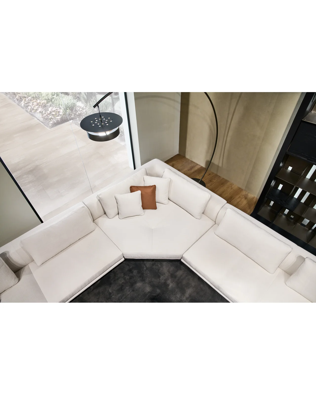 Valley modular sofa by Cantori, in an interior setting, photo 6 of 10