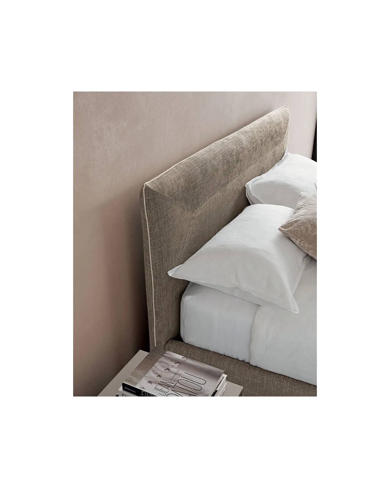 Sentempa bed by Dall'Agnese, in an interior setting, photo 4 of 5, Nobili Design catalog