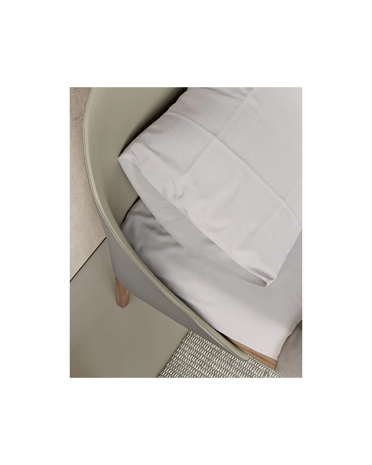 Tamago bed by Dall'Agnese, in an interior setting, photo 5 of 5, Nobili Design catalog