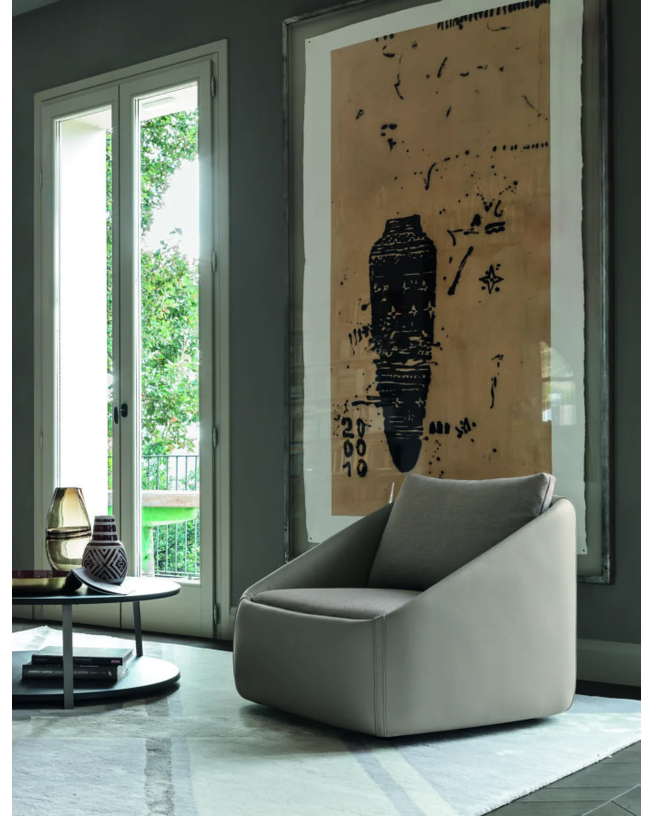 Bend armchair by Ditre Italia, in a living room, photo 1 of 3
