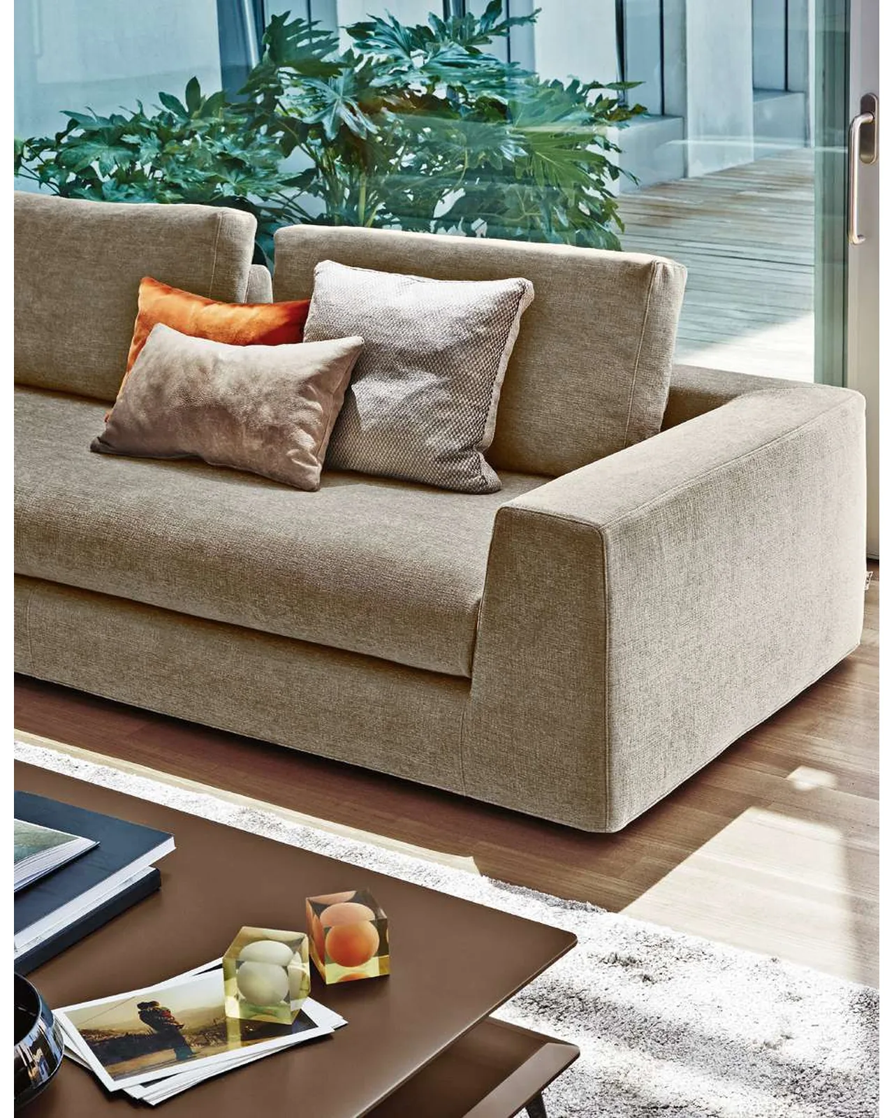 Bijoux 2.0 sofa by Ditre Italia, in a contemporary living room, photo 2 of 5