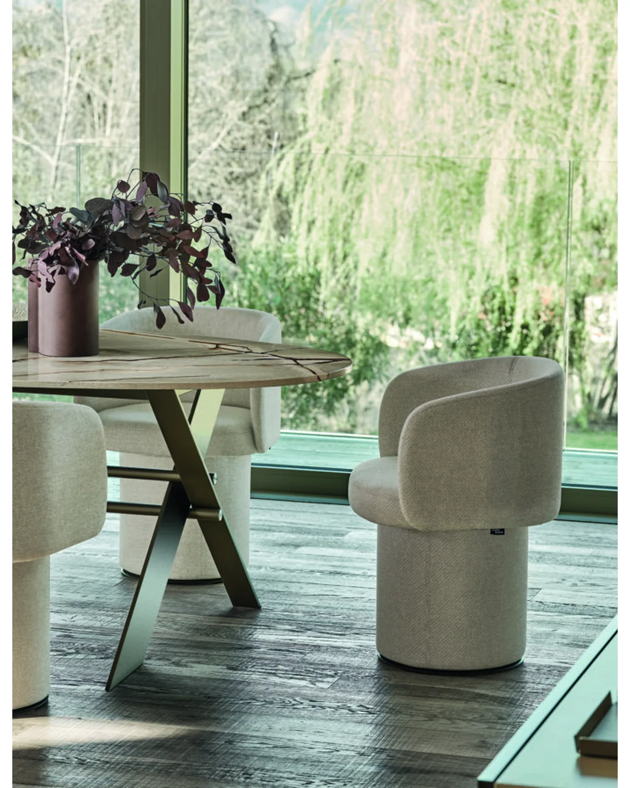 Chaise de repas Billie par Ditre Italia à une table de repas, photo 1 sur 5