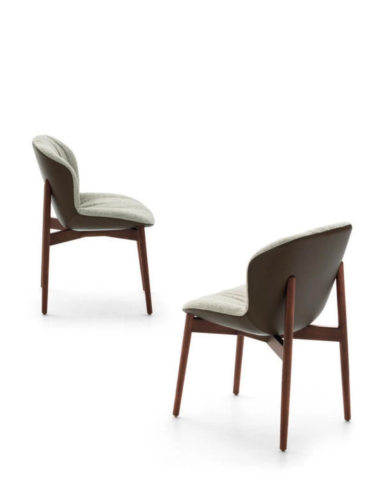 Chaise de repas Bounty par Ditre Italia à une table de repas, photo 1 sur 3