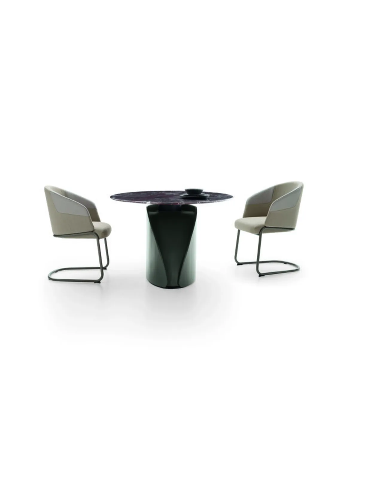 Table de repas Claire par Ditre Italia dans une salle à manger contemporaine, photo 5 sur 5