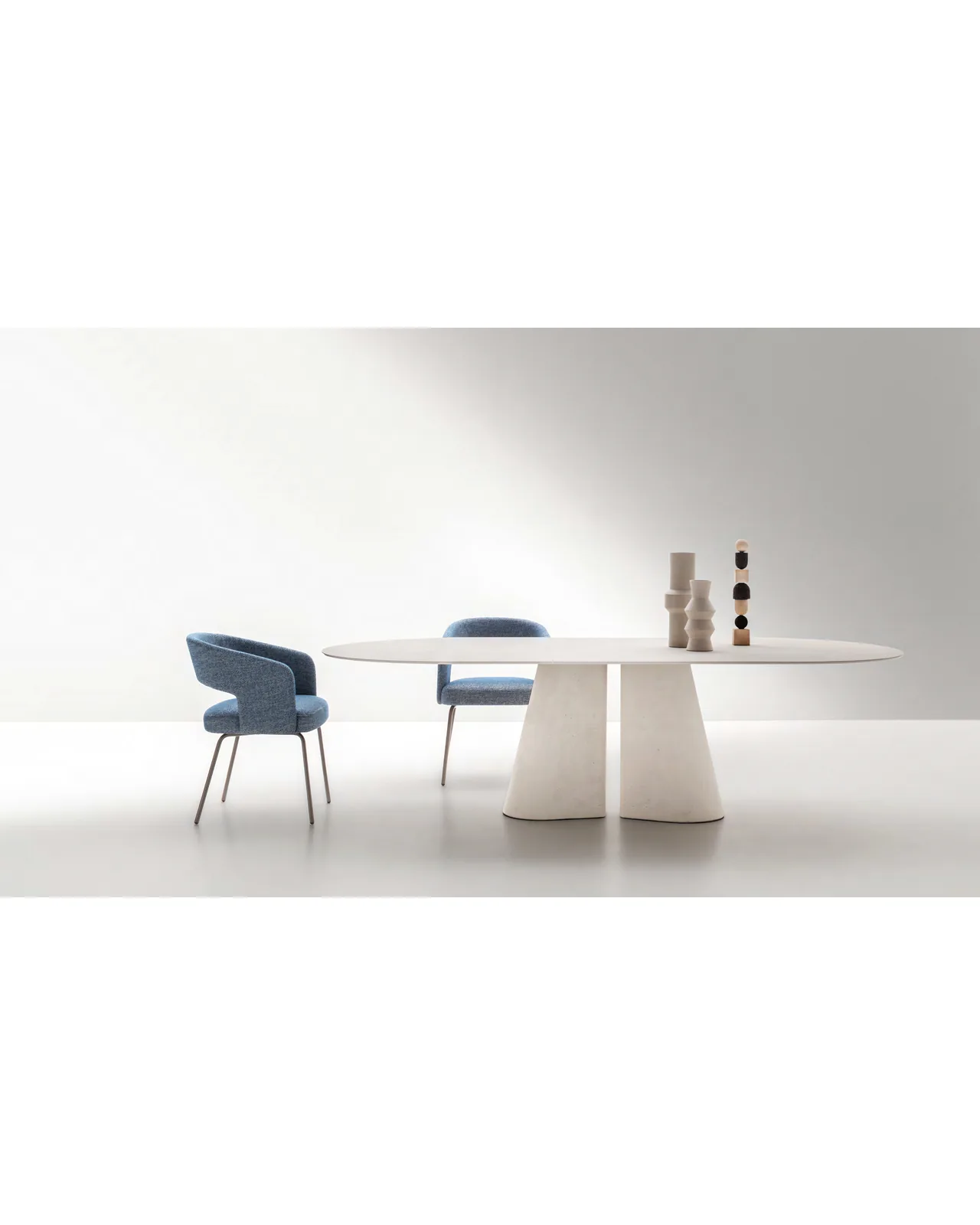 Table de repas d'extérieur Pillar par Ditre Italia sur une terrasse, photo 1 sur 3