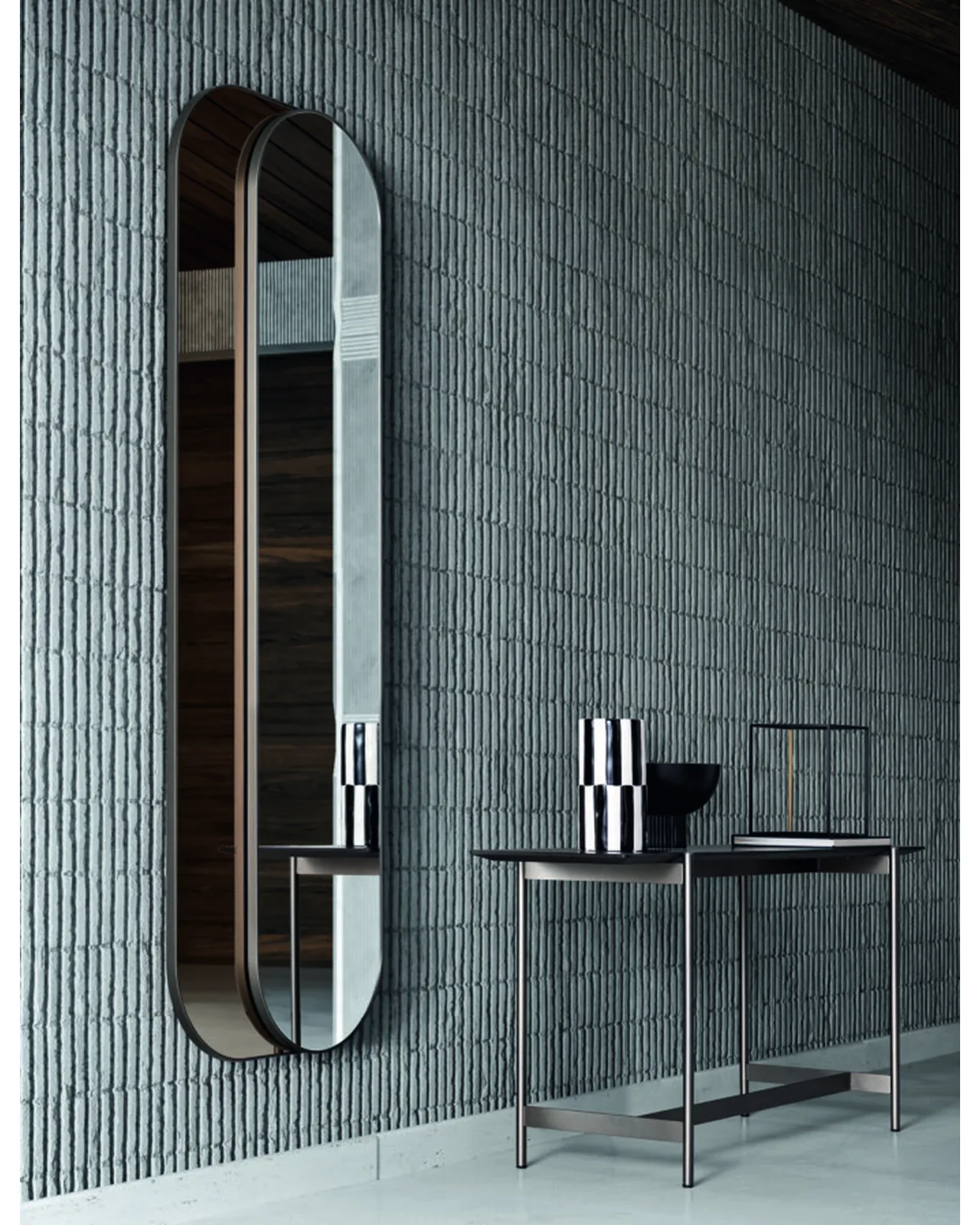 Miroir Primo Piano par Ditre Italia sur un mur, photo 1 sur 2, Nobili Design