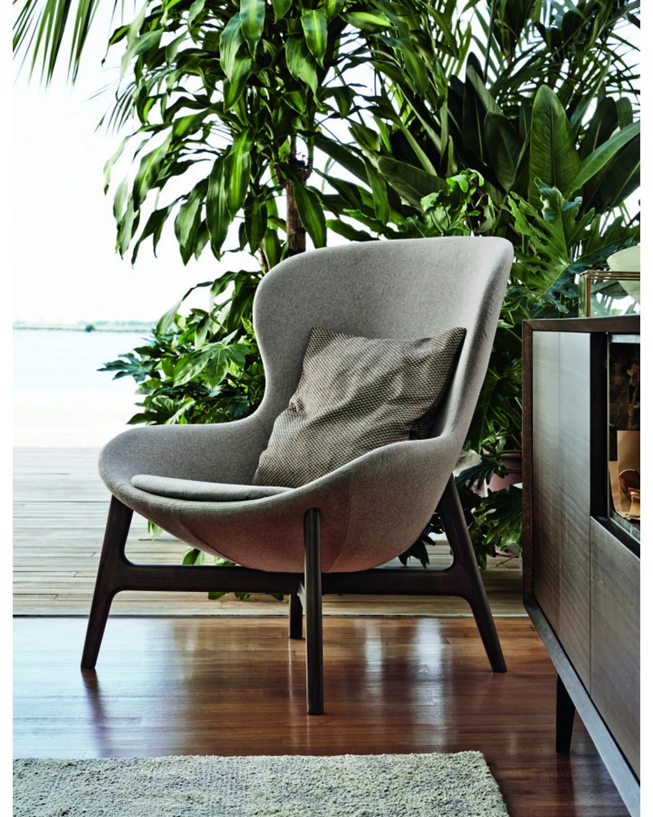 Round armchair by Ditre Italia, in a contemporary living room, photo 2 of 5