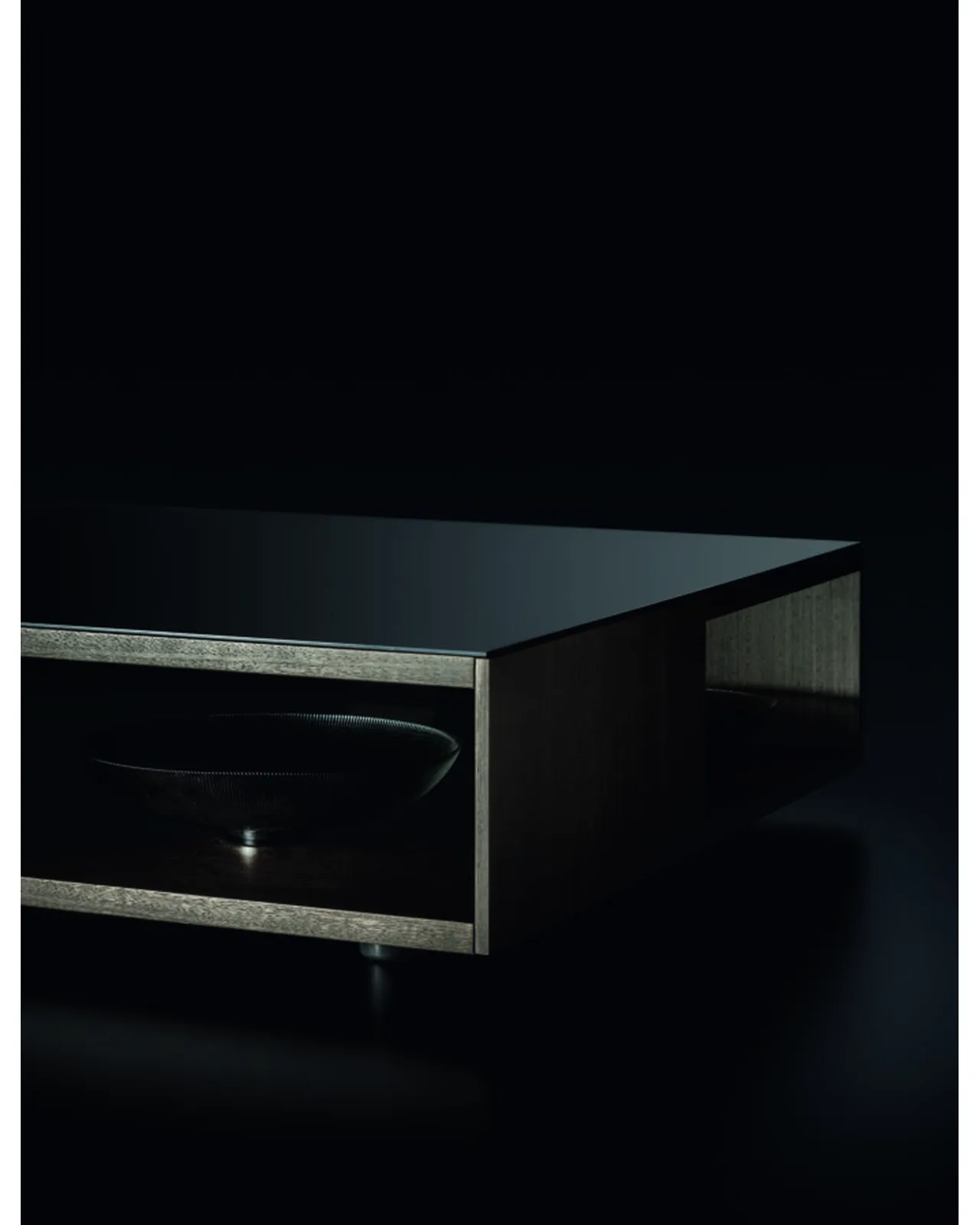 Table basse Urban 2.0 par Ditre Italia à côté d'un canapé, photo 3 sur 3