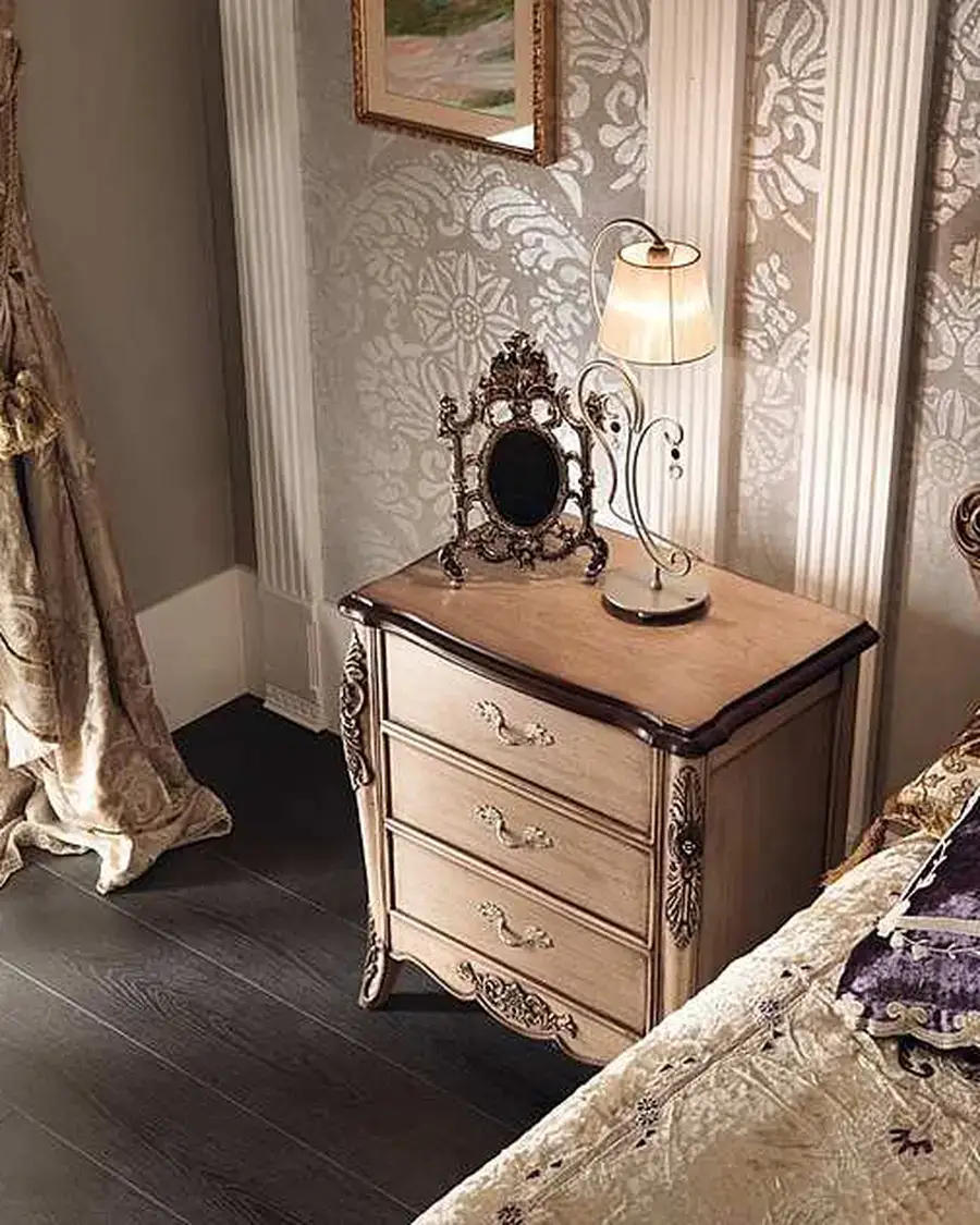 Gran Guardia Nightstand 2051, finish LCR, photo 3 of 4