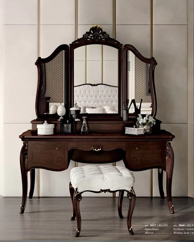 Opera Dressing Table Desk, Carved "B" Decoration, Bedroom Furniture, in Cherry veneer on blockboard, Veneto classical Italian style, by Francesco Pasi