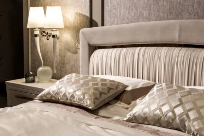 Upholstered bed modern bedroom Portofino Plisse. Dim cm 205 x 220 x 125 cm 29 h. Price 4.450 euros