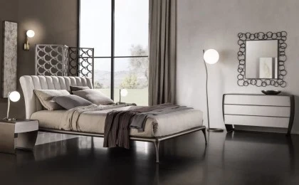 Upholstered bed Iseo. Dim  136 x 230 x 102 cm 28 h. Price  4.000 euros