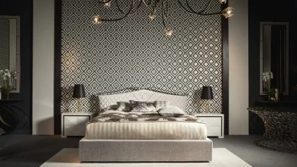 Upholstered bed Valentino. Dim 197 x 224 x 117-31h. Price 9.100 euros (2)