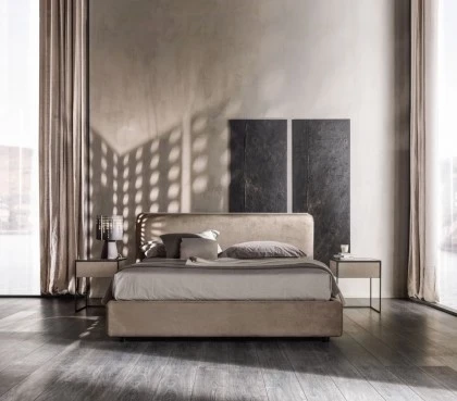 Upholstered bed modern bedroom. Dim cm 233 x 222 x 110 29 h. Price 6.600 euros