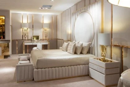 Superbly executed by master Italian craftsmen this exceptional contemporary design is outstanding in its use of luxury materials and attention to detail