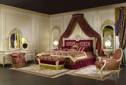 Rome bedroom furniture consisting of upholstered bed with canopy and 2 bedside tables with 2 mirrors. Price 25,500 euros