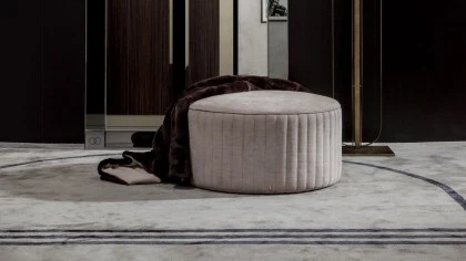 COBRA POUFFE
