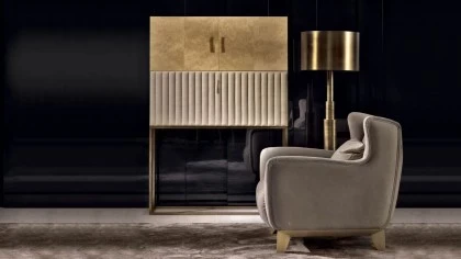 SUE ARMCHAIR