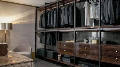 NAUTILUS WALK IN CLOSET