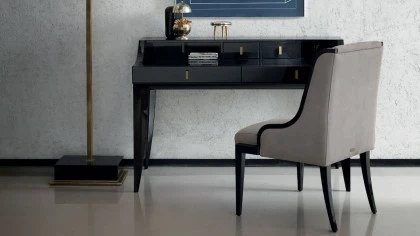 NICOLE CHAIR