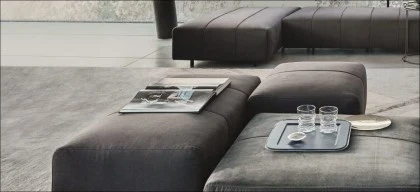 FLUID POUFF