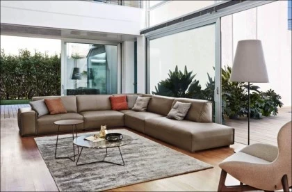 MONOLITH SOFA 01