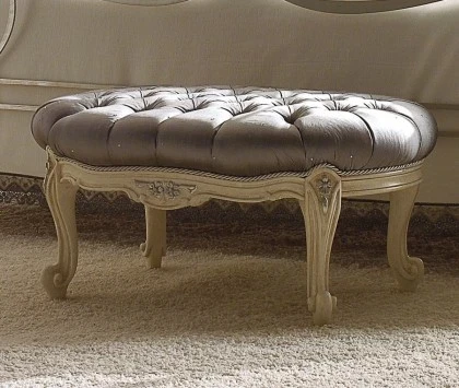 NOUVELLE POUFFE