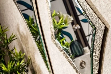 Aquilone Mirror detail
