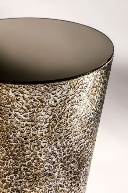 Conico bedside table detail